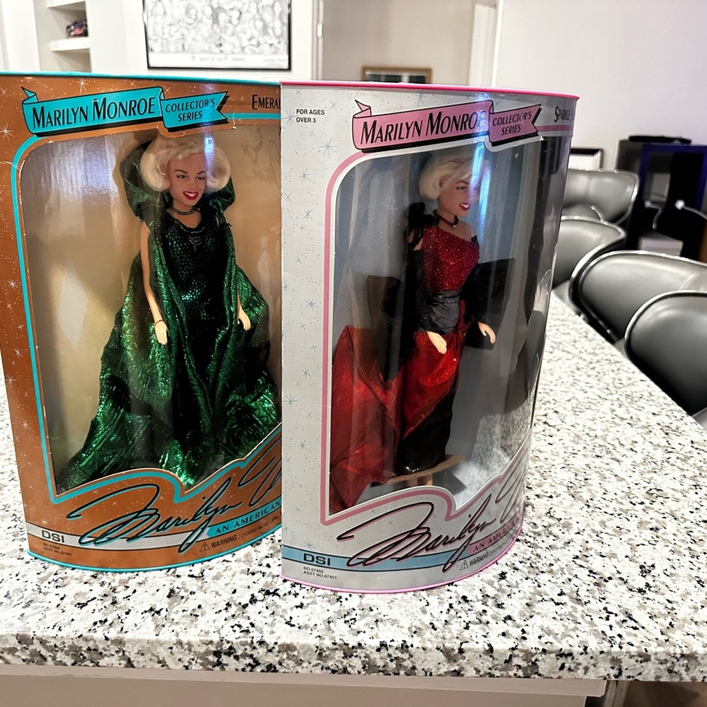 “Moving out of my Aoartment flash📸 Marilyn collectors dolls